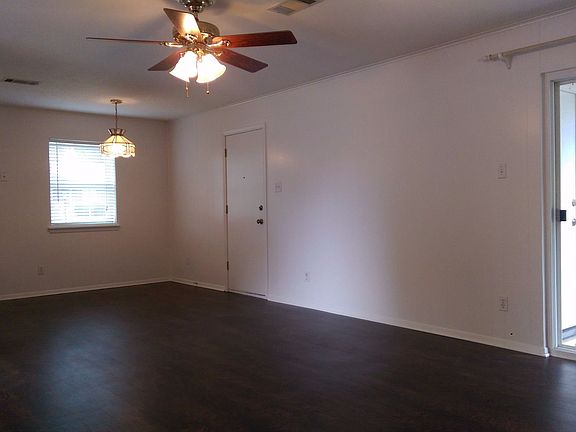 5th image of 403 Lazy River Dr