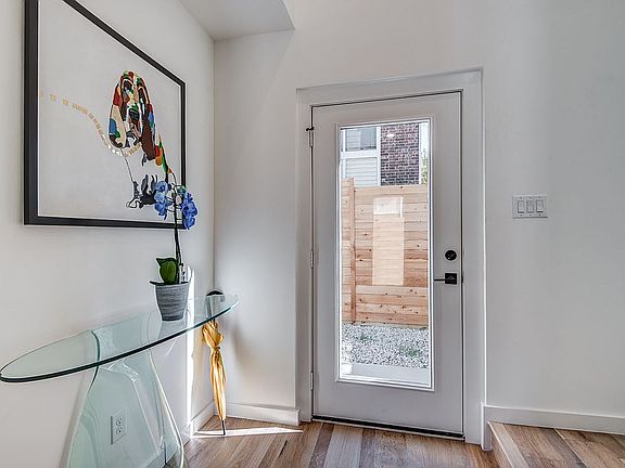 3rd image of 2118 N Carroll Ave #102