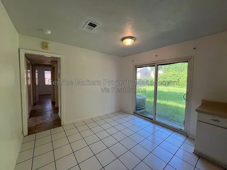 121 Berkley Dr — Photo 8