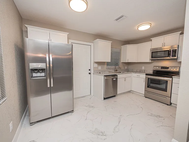1512 E Fern Rd — Photo 22
