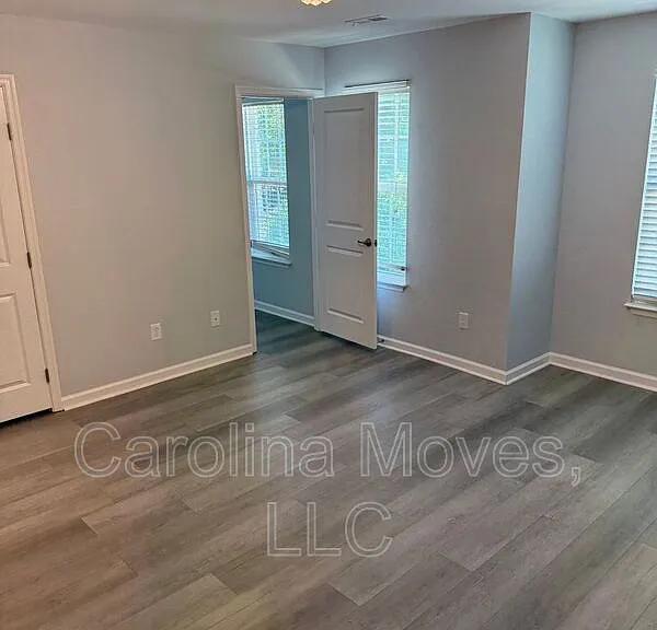 479 Woodbark Ct — Photo 8