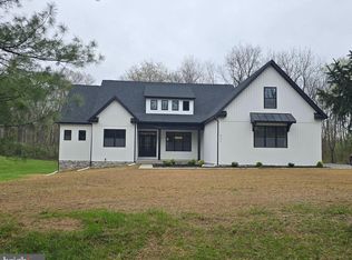 511 Acorn Cir, Harpers Ferry, WV 25425