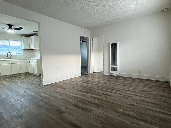 2nd image of 2516 Vanderbilt Ln #3
