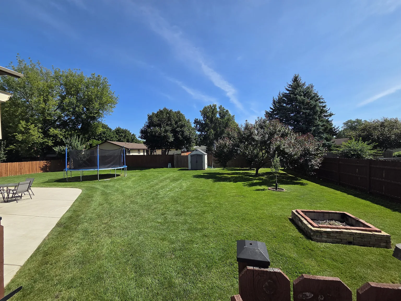 3 bed, 1.5 bath, 1600 sqft, $2,400 — Photo 4