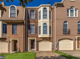 21 Victoria Sq, Frederick, MD 21702