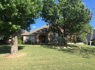 928 Valley View Ave, Red Oak, TX 75154