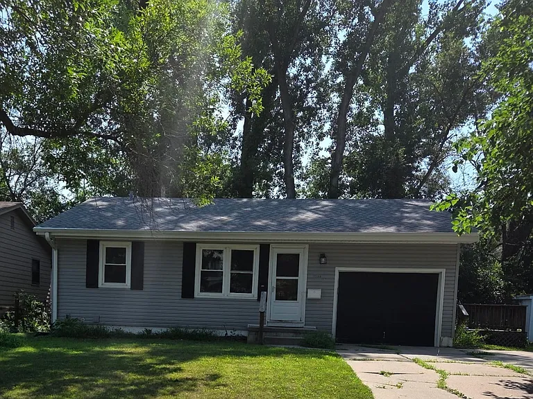 7235 N 39th Ave — Photo 2