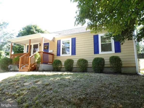 2018 Griffith Rd, Falls Church, VA 22043