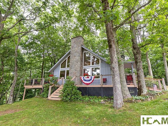 3rd image of 416 Sherwood Forest Lane
