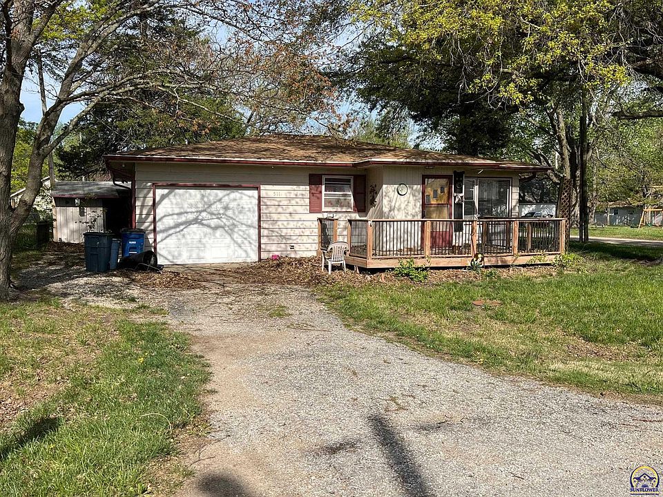 2nd image of 511 Cedar St