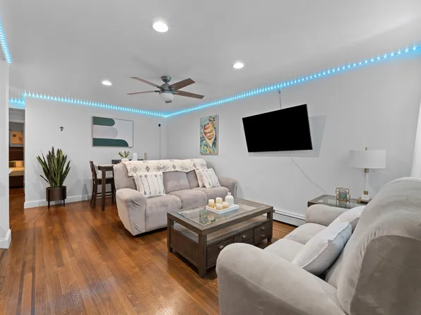 1537 Beach Avenue 1 image 1 of 25