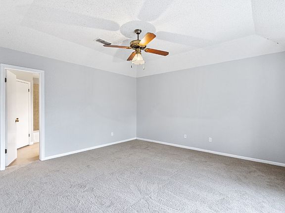 5th image of 2408 Creek Bend Cir