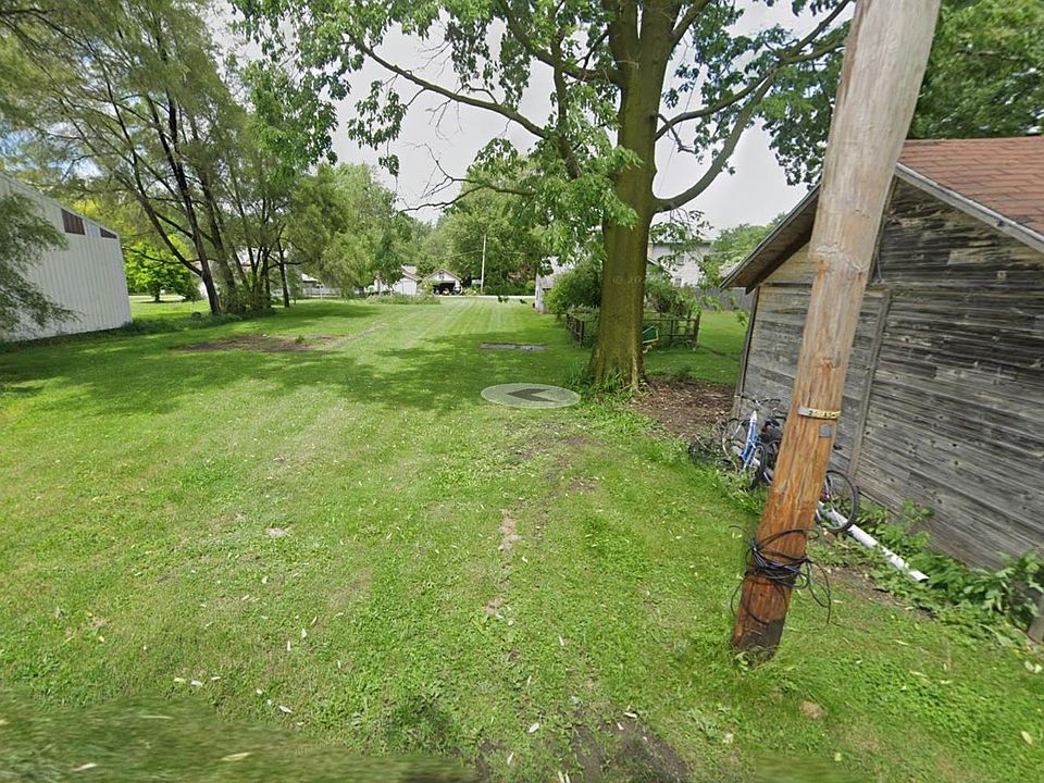 2nd image of 102 Diehl St