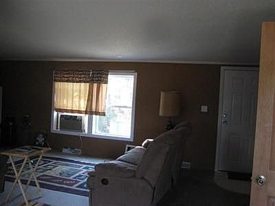 5th image of 9944 Oak Ave