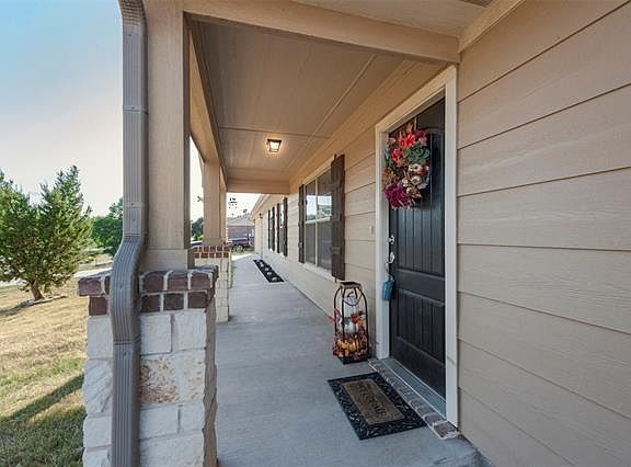 2nd image of 613 Brazos Vista Ct