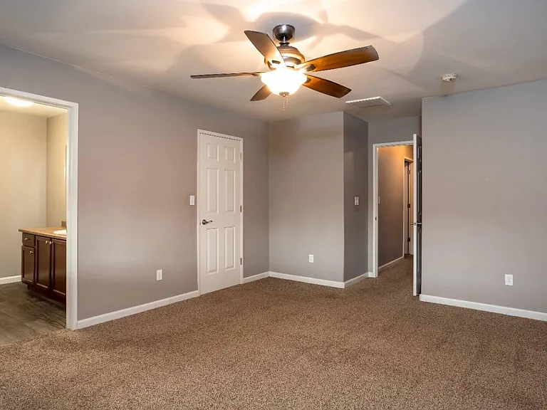 12200 Hill Country Dr — Photo 6