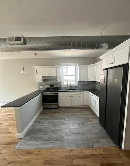 619 E 26th St #201 — Photo 4