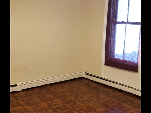 5th image of 19 Wickham Ave