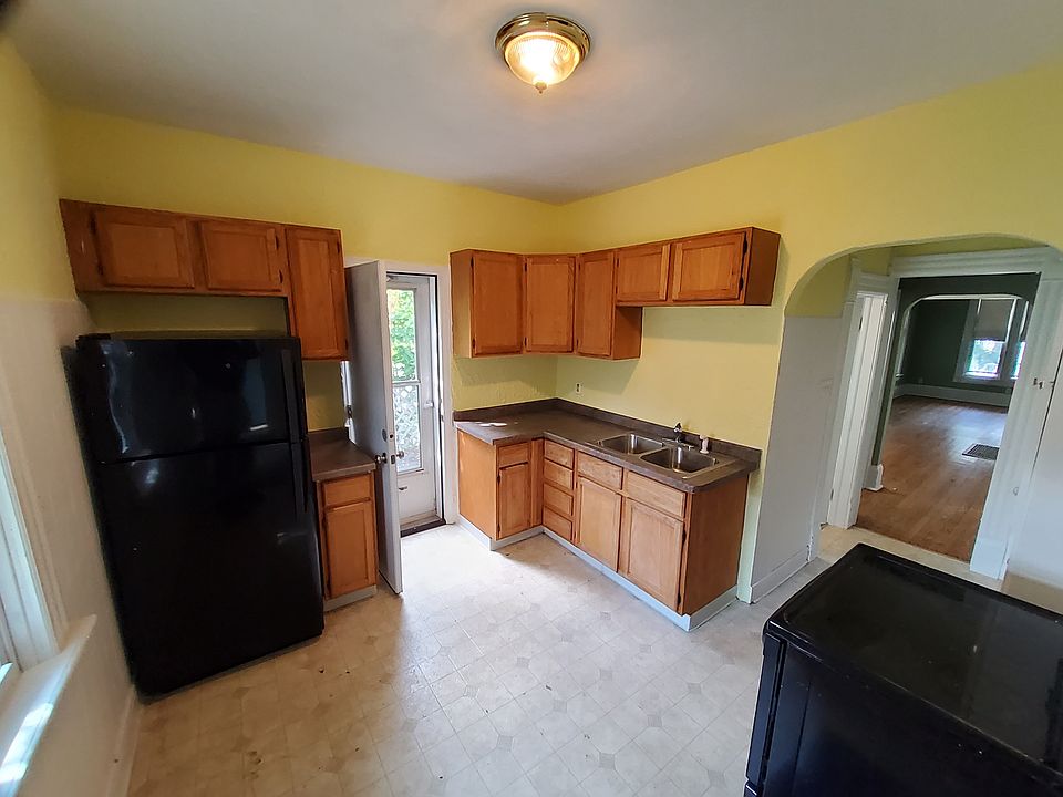 1st image of 1134 N 44th St