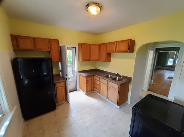 1134 N 44th St, Milwaukee, WI 53208