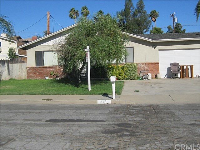 1st image of 216 Davis St