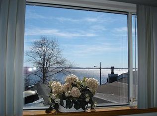 20 Sea Breeze Ln, Staten Island, NY 10307