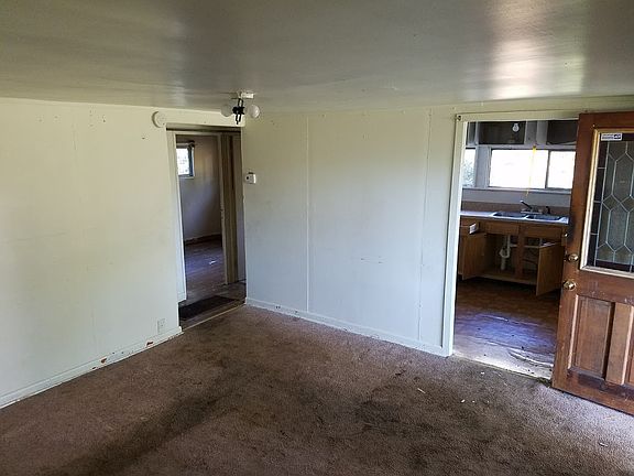 5th image of 805 S Castle St