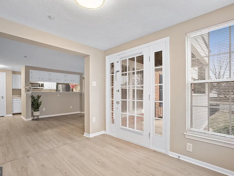 607 Himes Ave #104 — Photo 11