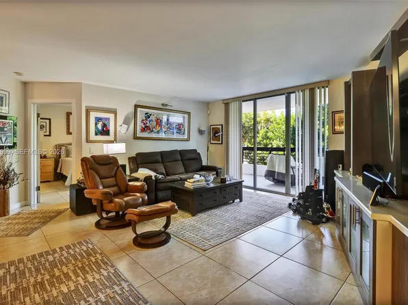 3500 Mystic Pointe Dr APT 302, Aventura, FL 33180