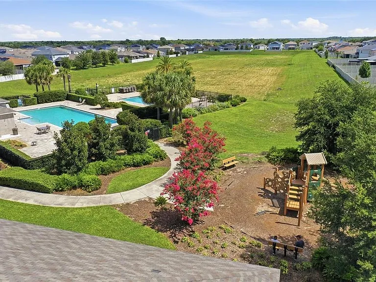 232 Lake Lucerne Way — Photo 31
