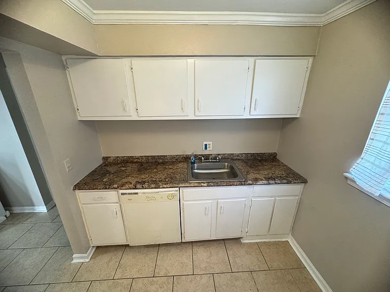 680 Sharp Ln #414 — Photo 9