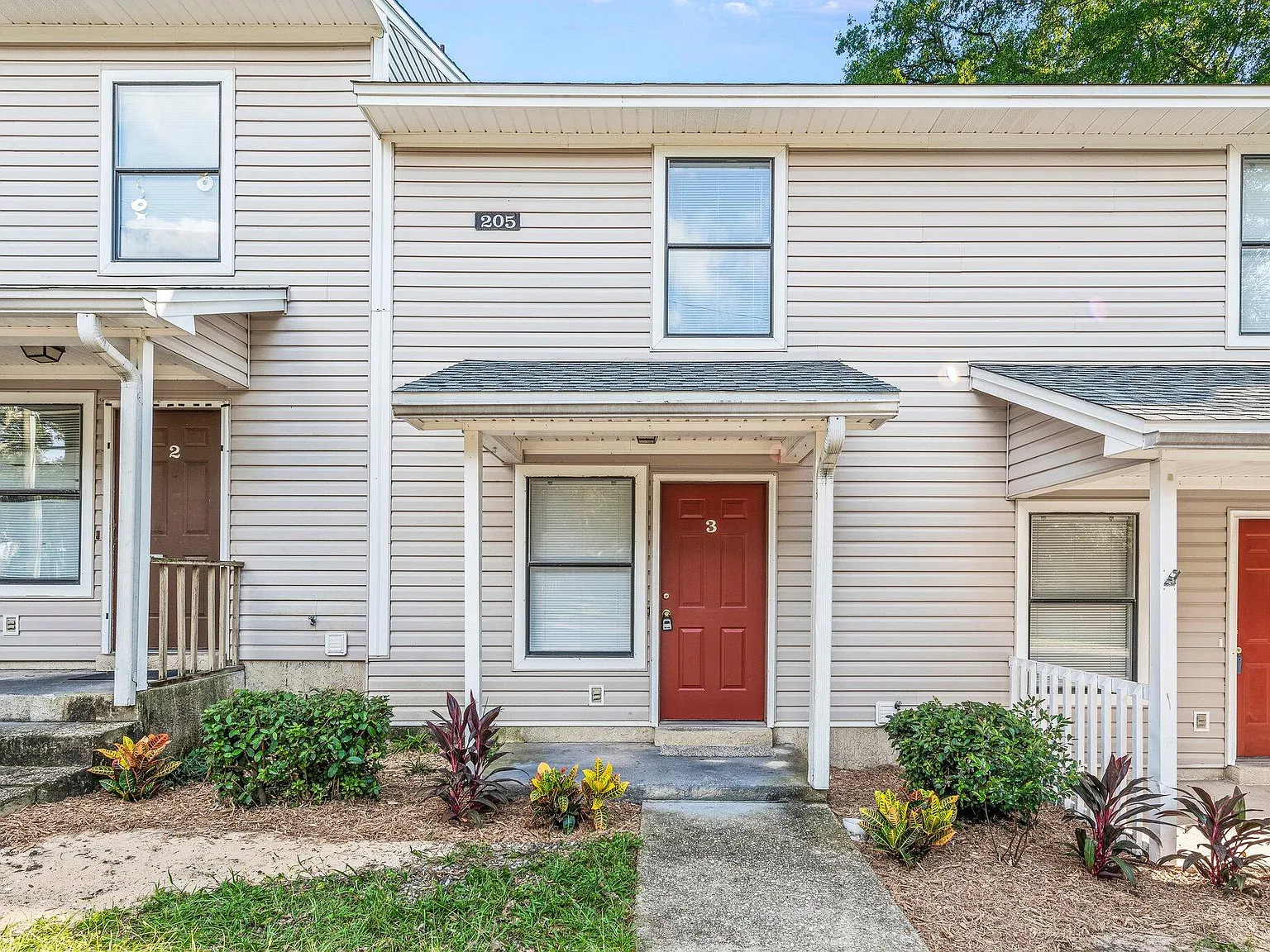 2 bed, 1.5 bath, 1088 sqft, $1,800 — Photo 1