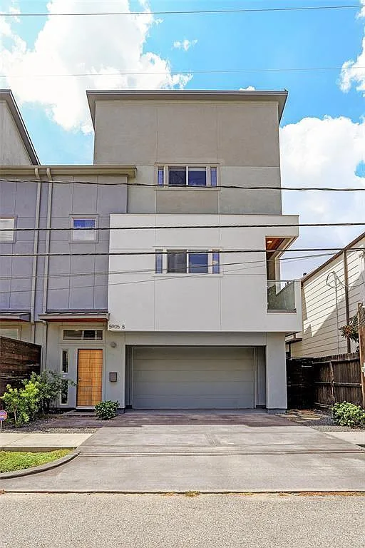 3 bed, 3.5 bath, 2416 sqft, $2,975 — Photo 2