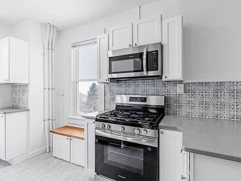 496 Dorsey Ave — Photo 101