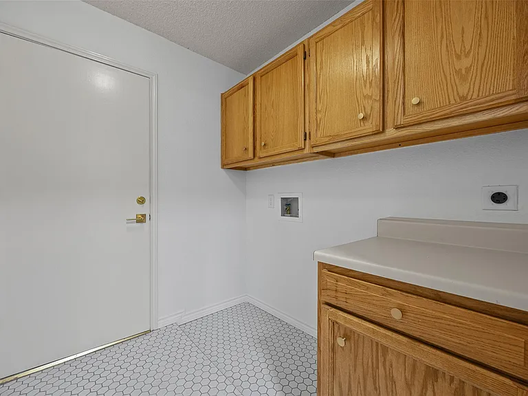 8417 Cornerwood Dr — Photo 27