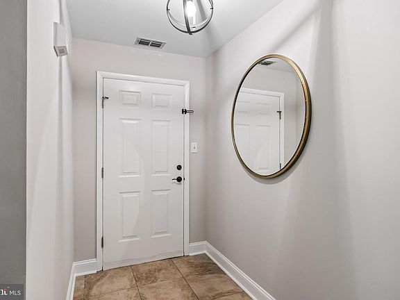 5th image of 34 Foxglove Dr