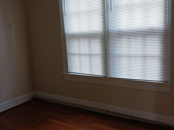 2nd image of 274 Howeland Cir