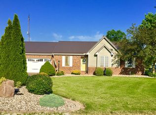 11995 N 180th St, Casey, IL 62420