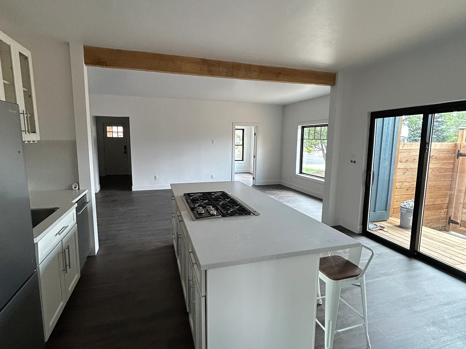 4 bed, 1200 sqft, $2,800 — Photo 2