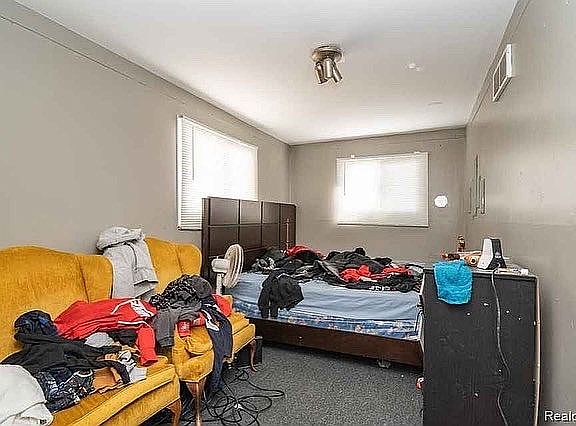 4th image of 14621 Burgess St
