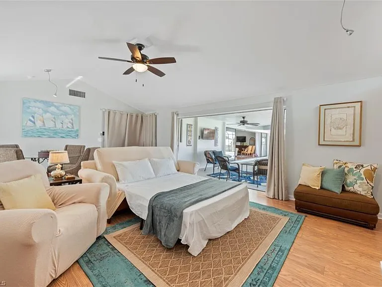 955 Iris Ct — Photo 7