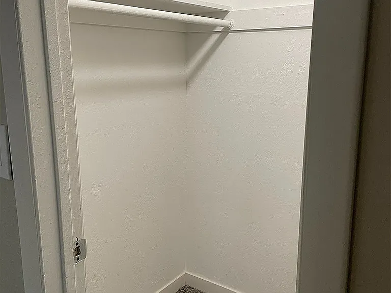 Master_Bedroom_Closet_324873