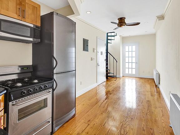 4th image of 521 E 5th St #9