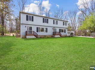 902-904 W Walnut Dr, Newton, NJ 07860