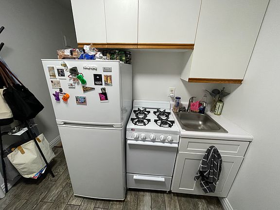 5th image of 326 E 65th St APT 4