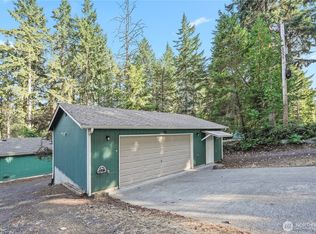 261 E Emerald Lake Dr W, Grapeview, WA 98546