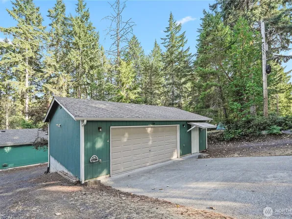 261 E Emerald Lake Drive W, Grapeview, WA 98546