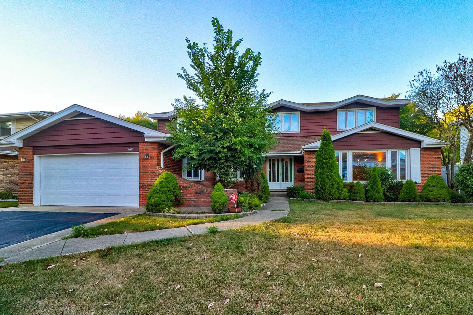 2736 Karen Ln photo 1
