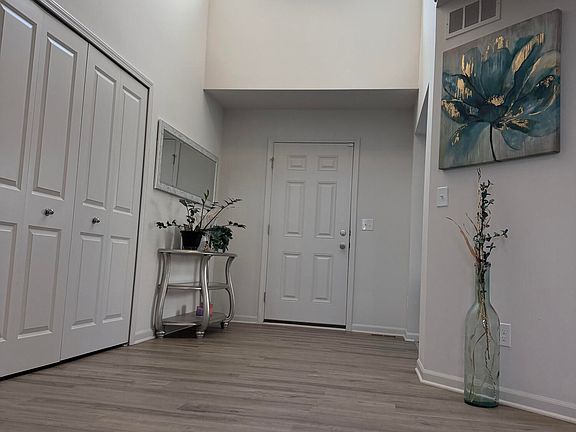 4th image of 9069 Heritage Dr