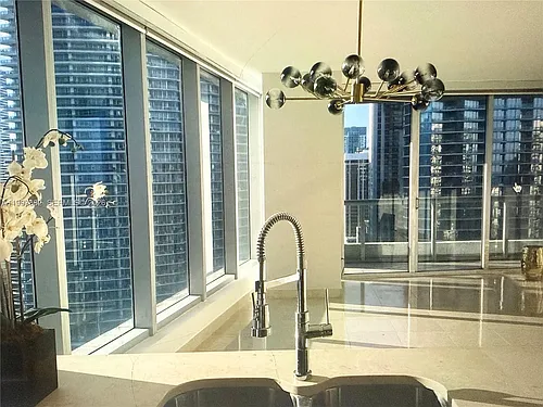 475 Brickell Ave #2915 Photo 1